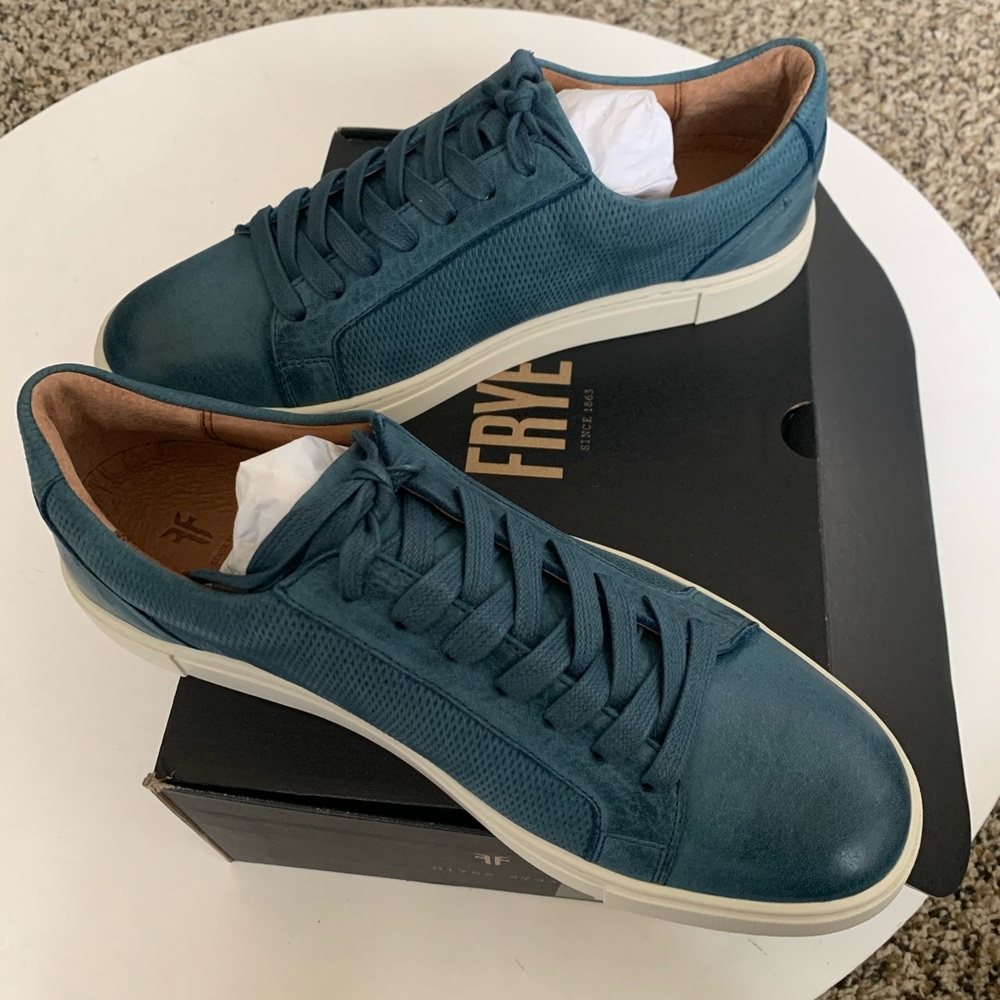 FRYE IVY DIAMOND EMBOSS LOW LACE SNEAKERS 8M BLUE